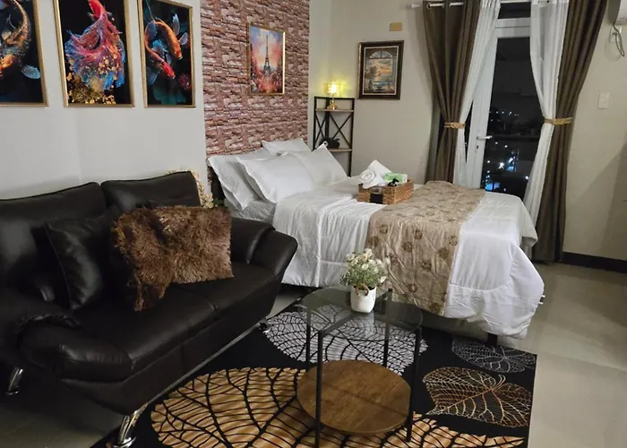 Cozy Dark Luxe Near Airport Hotel Cebu
